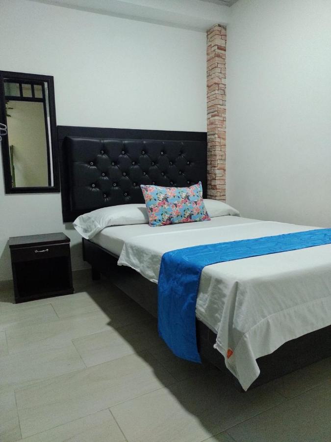 Hotel Plaza Centro Florencia  Exterior photo
